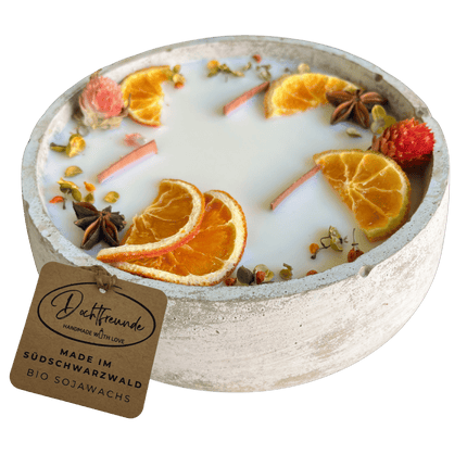 Große Outdoor Citronella - Betonkerze „Big Grey - Mugge Schreck“ – Mit drei Holdochten - Handgemachter Insektenschutz aus dem Südschwarzwald mit Blütenverzierung (Duftkerze) kaufen bei Linkreich – Jetzt entdecken!