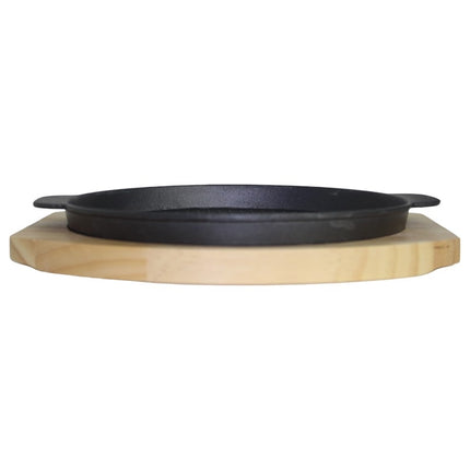 Guss Bratpfanne auf Holzplatte 22cm Durchmesser