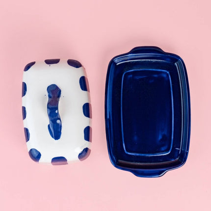 SEO. Handgefertigte Keramik - Butterdose Costa Azul – Blau & Weiß | Alfar Tierra Cocida - Linkreich