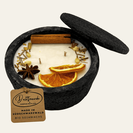 Handgemachte Betonkerze „Black Cinnamon“ - Stilvolle Sojawachskerze für Ihr Zuhause. Mit Blütenverzierung und HOCHWERTIGEM Baumwolldocht aus dem Südschwarzwald (Duftkerze) kaufen bei Linkreich – Jetzt entdecken!
