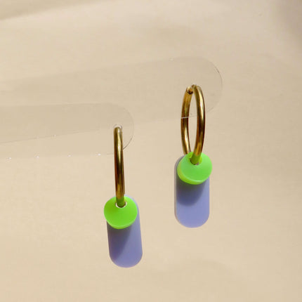 Dopamine Colors Creolen in flieder/neongrün