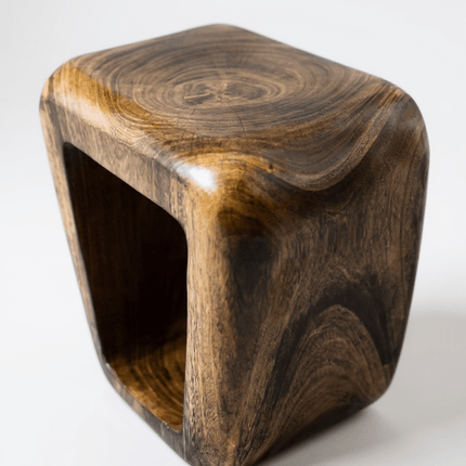 Holzhocker - Beistelltisch Couchtisch - Handgefertigter Flambierter Hocker aus massivem Suarholz - 50x30x40 cm (Beistelltisch) kaufen bei Linkreich – Jetzt entdecken!