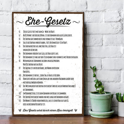 SEO. Holzschild mit Spruch Ehe - Gesetz - Linkreich