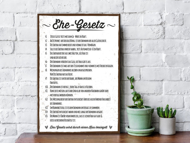 SEO. Holzschild mit Spruch Ehe - Gesetz - Linkreich