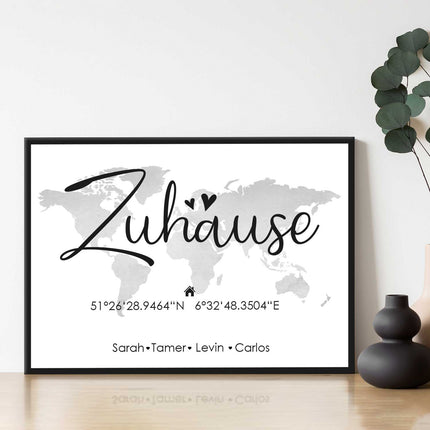 SEO. Holzschild Motiv Zuhause mit Namen & Koordinaten - Grau Linkreich