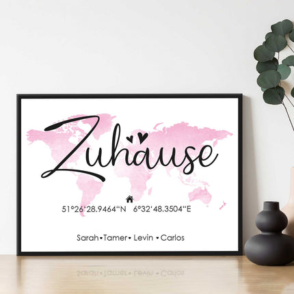 SEO. Holzschild Motiv Zuhause mit Namen & Koordinaten - Rosa Linkreich