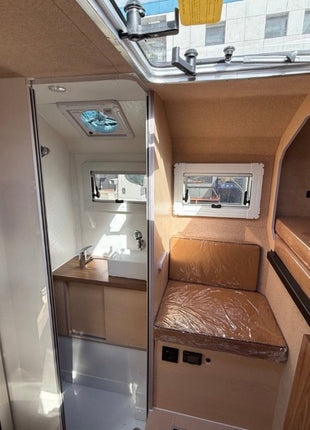 JOY Camper Gladiator Absetzkabine – wintertauglich mit Diesel-Standheizung, Duschkabine, Solaranlage & Landstrom - Linkreich