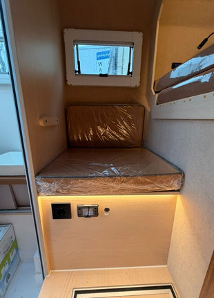 JOY Camper Gladiator Absetzkabine – wintertauglich mit Diesel-Standheizung, Duschkabine, Solaranlage & Landstrom - Linkreich