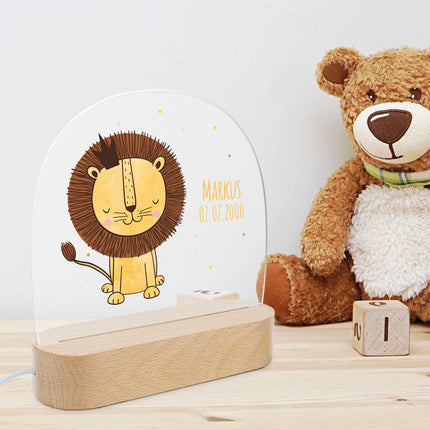 SEO. Kinder LED Nachtlicht mit Sockel aus Holz im Löwe Design - Linkreich