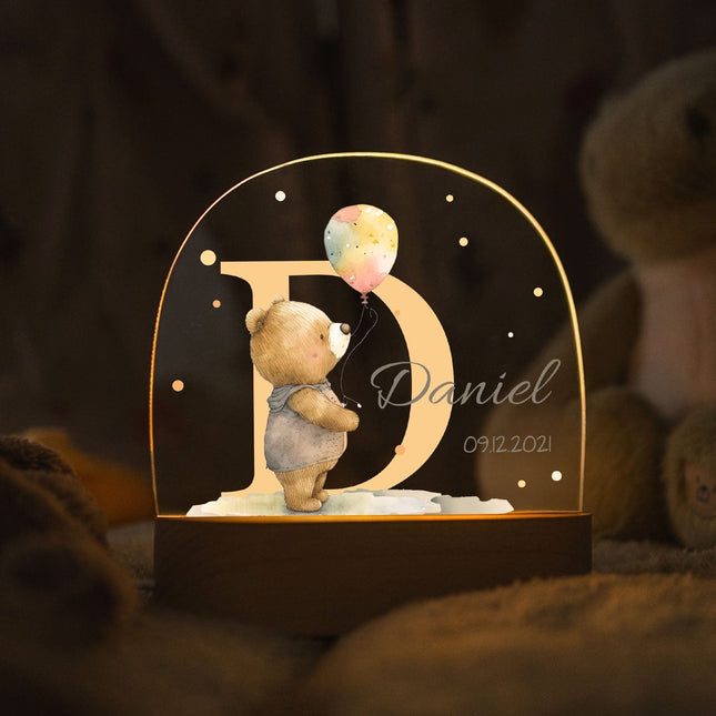 SEO. Kinder LED Nachtlicht mit Sockel aus Holz - "Initial Tiere" - Bär Linkreich