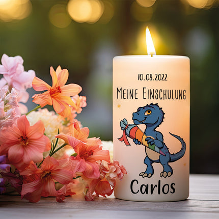 SEO. Kleine Kerze "Dino" mit Namen und Datum zur Einschulung - Linkreich