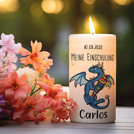 SEO. Kleine Kerze "Drache" mit Namen und Datum zur Einschulung - Blau Linkreich