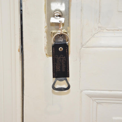 Leder Schlüsselanhänger mit Gravur – Multifunktionaler Flaschenöffner, Geschenk für ihn () kaufen bei Linkreich – Jetzt entdecken!