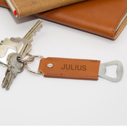 Leder Schlüsselanhänger mit Gravur – Multifunktionaler Flaschenöffner, Geschenk für ihn () kaufen bei Linkreich – Jetzt entdecken!