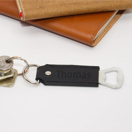 Leder Schlüsselanhänger mit Gravur – Multifunktionaler Flaschenöffner, Geschenk für ihn () kaufen bei Linkreich – Jetzt entdecken!