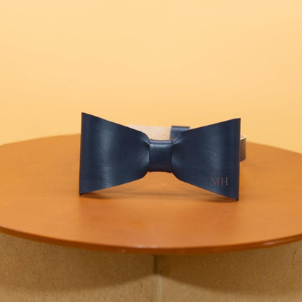 Lederfliege mit Gravur, Hochzeitsfliege, personalisiertes Geschenk, braune Herrenfliege, stilvolle Trauzeugengeschenke () kaufen bei Linkreich – Jetzt entdecken!