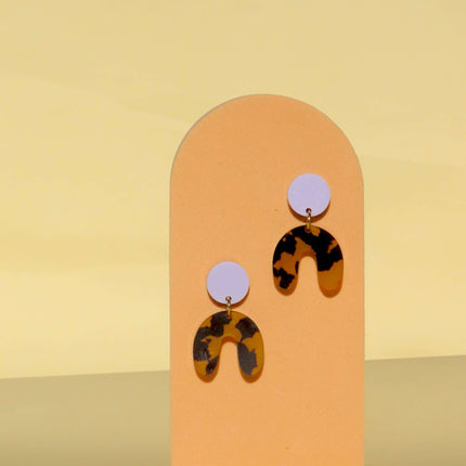 Leo Flieder Arch Bogen Ohrringe