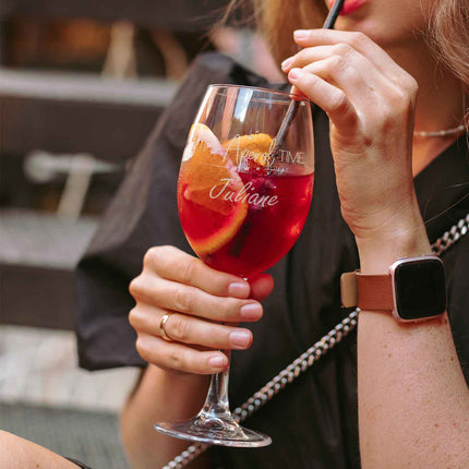 SEO. Leonardo Weinglas mit Gravur - "It's Aperol Time" mit Wunschname - Daily Linkreich
