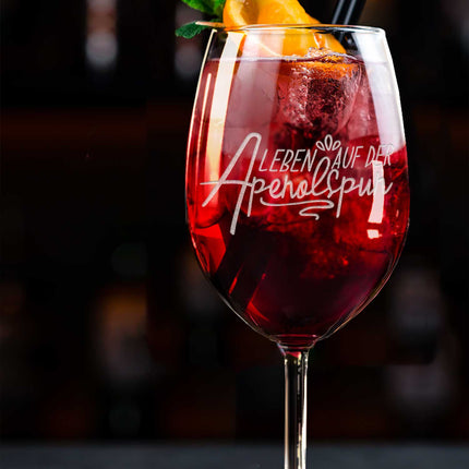 SEO. Leonardo Weinglas mit Gravur - "Leben auf der Aperolspur" - Daily Linkreich