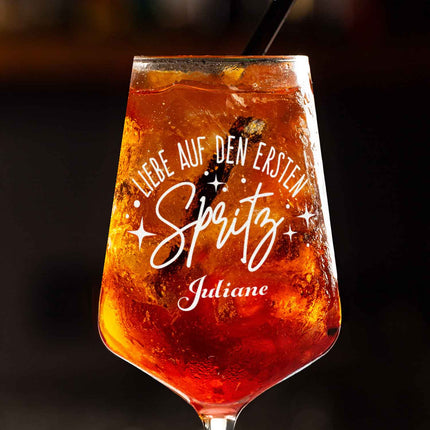 SEO. Leonardo Weinglas mit Gravur - "Liebe auf den ersten Spritz" mit Name - Puccini Linkreich