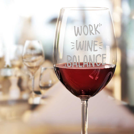 SEO. Leonardo Weinglas mit Gravur "Work Wine Balance" Design - Daily Linkreich