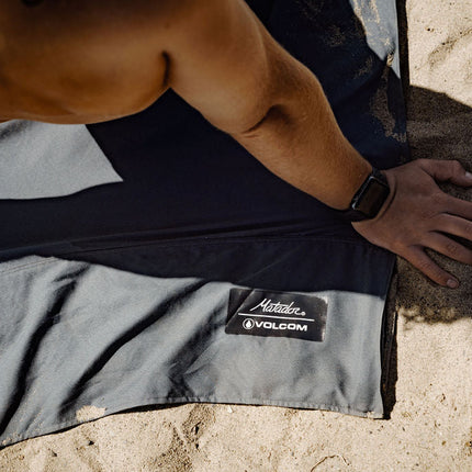 Matador/Volcom Packable Beach Towel (grey) High Tech Strandtuch nicht nur für Surfer