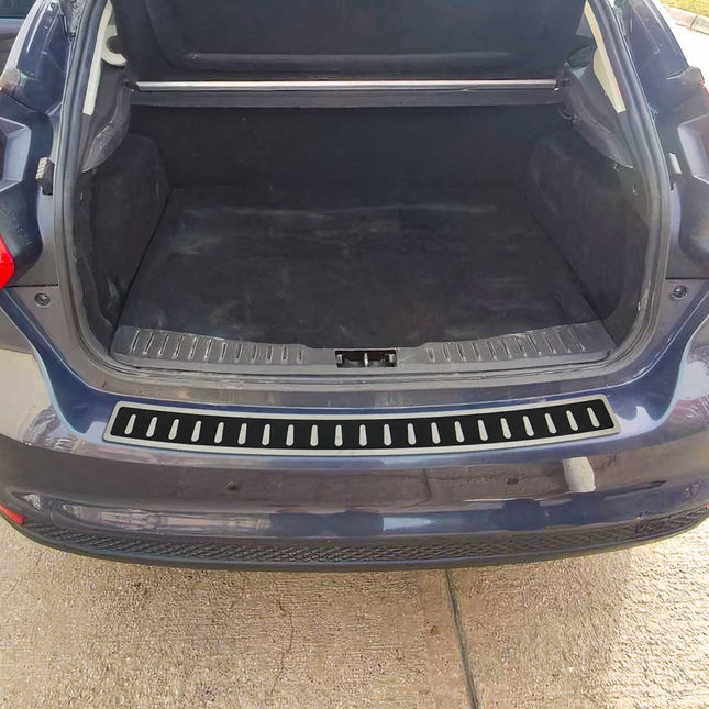 Ladekantenschutz für Ford Focus III Schrägheck 2011-2018 5tür carbon foliert