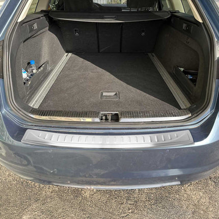 Ladekantenschutz für VW Passat B8 Variant 2014-19 Pre-FL Edelstahl Chrom B-ware