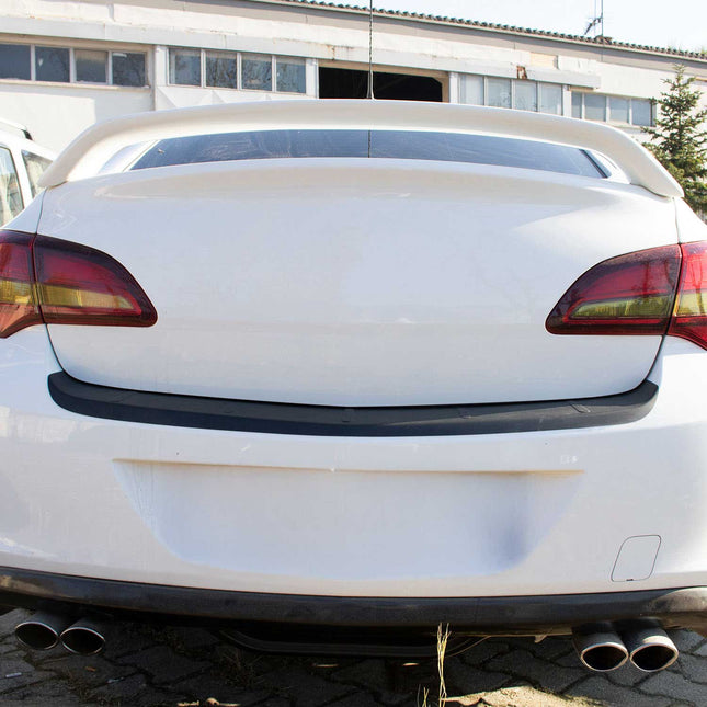 Ladekantenschutz für Opel Astra J Limo 2012-2015 Facelift Acryl matt schwarz