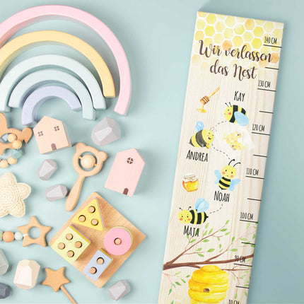 SEO. Messlatte als Abschiedsgeschenk - Bienen - mit Namen der Kinder aus Holz - Linkreich