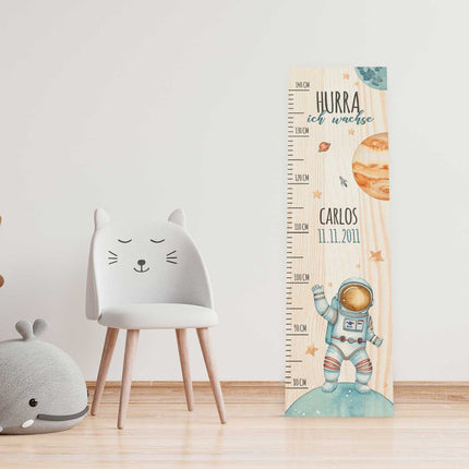 SEO. Messlatte mit Namen für Kinder im Astronaut Design - Linkreich