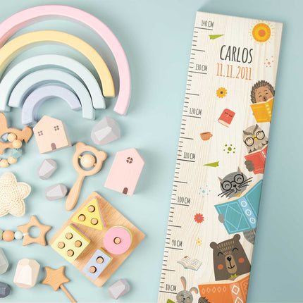 SEO. Messlatte mit Namen für Kinder im Lesetiere Design - Linkreich