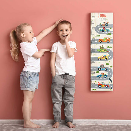 SEO. Messlatte mit Namen für Kinder im Rennauto Design - Linkreich