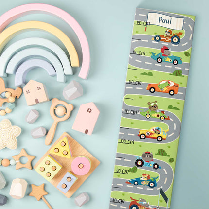 SEO. Messlatte mit Namen für Kinder im Rennauto Design - Linkreich