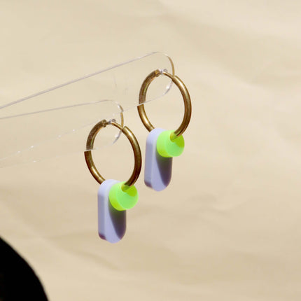 Dopamine Colors Creolen in flieder/neongrün