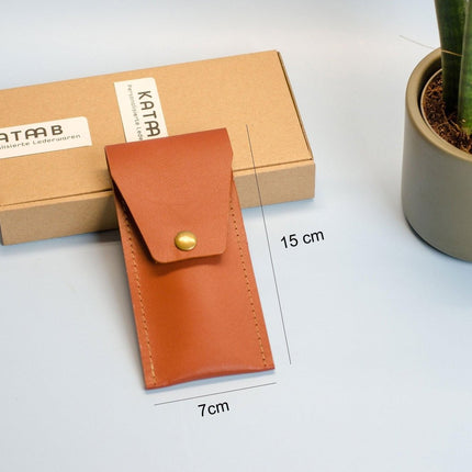 Monogramm - Federtasche. Bleistifthalter aus Leder.Leder Stifthülle. Personalisiertes Stifteetui. Monogram Stifteetui. Gravur Stiftetui. () kaufen bei Linkreich – Jetzt entdecken!