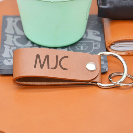 Monogramm - Schlüsselanhänger. Personalisierter Schlüsselanhänger mit Gravur. Geschenk zum Vatertag, Geschenk für ihn. Geburtstagsgeschenk. () kaufen bei Linkreich – Jetzt entdecken!