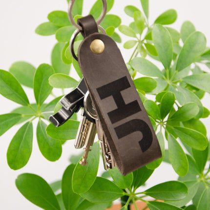 Monogramm - Schlüsselanhänger. Personalisierter Schlüsselanhänger mit Gravur. Geschenk zum Vatertag, Geschenk für ihn. Geburtstagsgeschenk. () kaufen bei Linkreich – Jetzt entdecken!