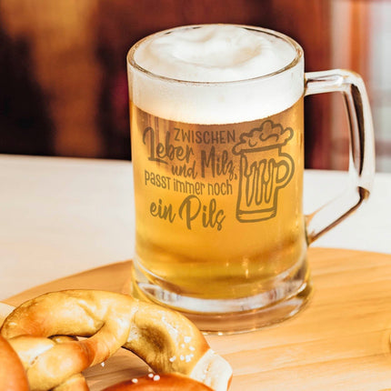 SEO. Montana Bierkrug mit Gravur "Zwischen Leber und Milz" - 0,3 L Linkreich