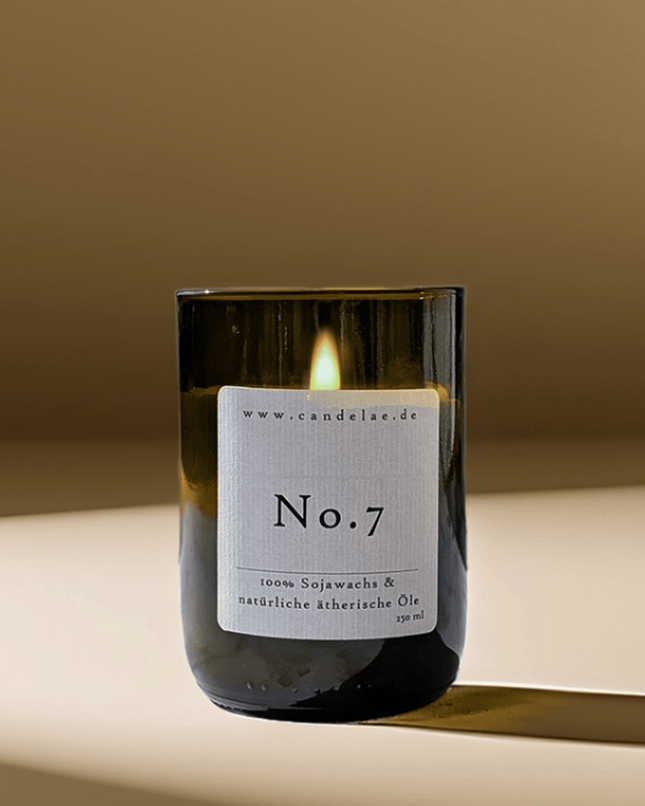 No.7 – Deine natürliche Duftkerze mit ätherischen Ölen für kraftvolle Entspannung (Kerze aus alter Weinflasche) kaufen bei Linkreich – Jetzt entdecken!