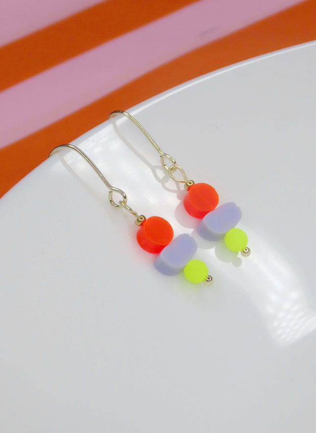 Color Treats Ohrringe neon mit gold filled Elementen