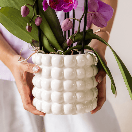 Poppy Ziertopf White – Blumentopf Ø12cm – Weißer Übertopf mit 3D Blasendesign – Moderner Pflanztopf glänzend für Zimmerpflanzen Kräuter & Deko
