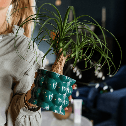 Übertopf Cotton Shine grün Ø9cm – Blumentopf mit Blasenrelief – hochglänzender Retro – Übertopf im 70er – Design – Pflanzenübertopf