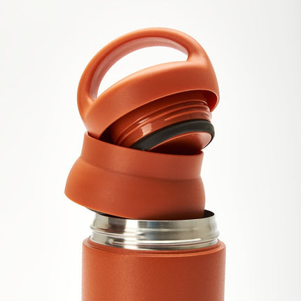Kinto Day Off Travel Tumbler – 500 ml Vakuum-Isolierte Flasche