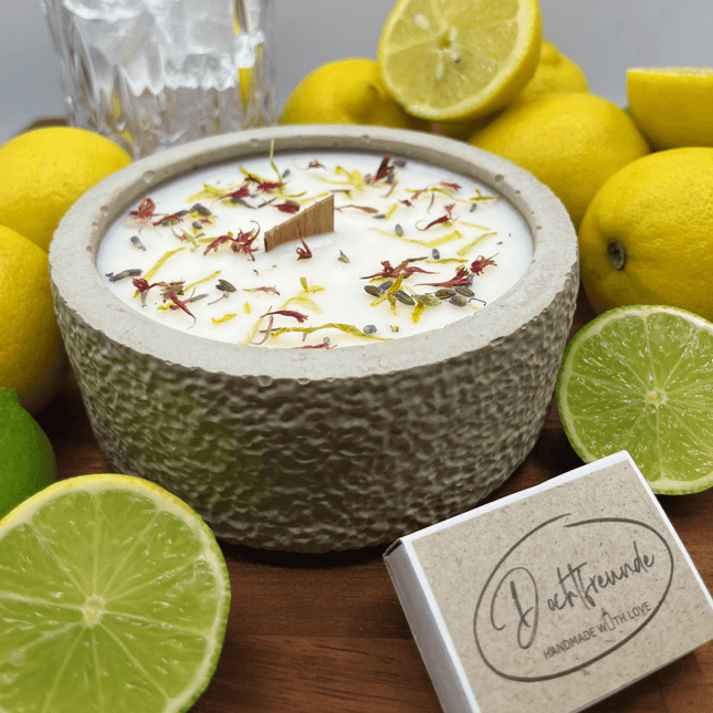 Outdoor Citronella - Betonkerze „Mugge Schreck“ – Handgemachter Insektenschutz aus dem Südschwarzwald mit Blütenverzierung (Duftkerze) kaufen bei Linkreich – Jetzt entdecken!