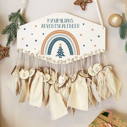 SEO. Personalisierter Adventskalender aus Holz mit Druckmotiv & Namen - Regenbogen - Blau Linkreich