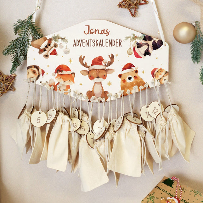 SEO. Personalisierter Adventskalender aus Holz mit Druckmotiv & Namen - Waldtiere Mütze - Linkreich