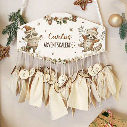 SEO. Personalisierter Adventskalender aus Holz mit Druckmotiv & Namen - Waschbären - Linkreich