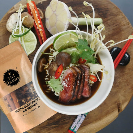 Pho Bò - Vietnamesische Rindfleischsuppe