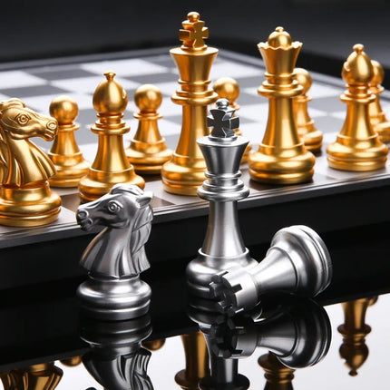 SEO. Schachspiel magnetisch Premium Schachbrett Gold Silber 25x25 cm - Reiseschach mit Figuren - Linkreich